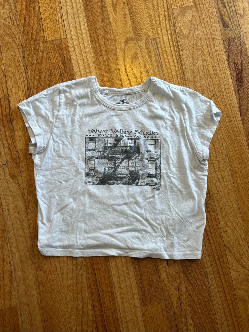 Hollister White Graphic Velvet Valley Studio Tee